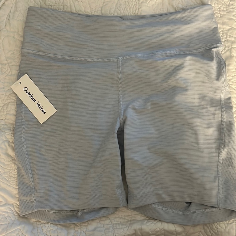 NWT OUTDOOR VOICES MOVE FREE 6” SHORT